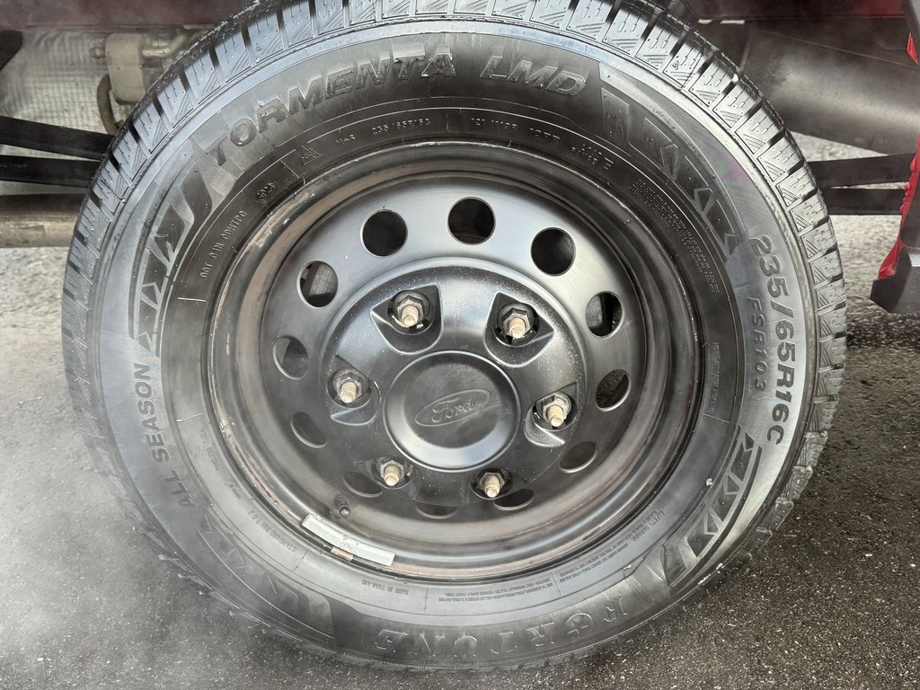 Used 2020 Ford Transit 150 Low Roof AWD image 33