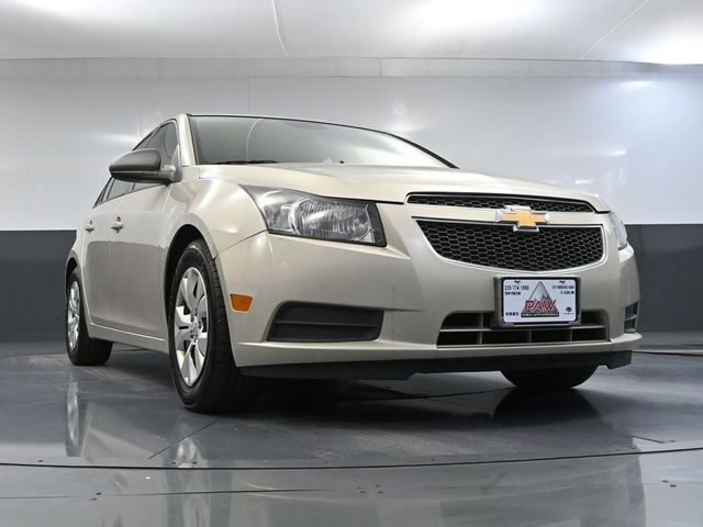 Used 2013 Chevrolet Cruze LS FWD image 46