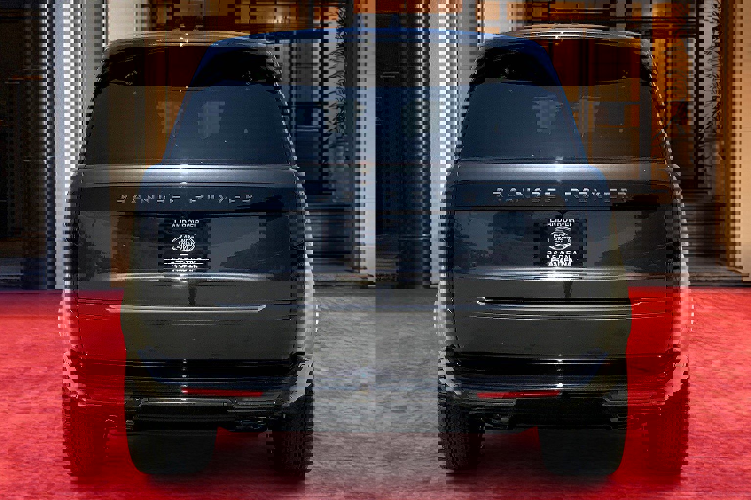 New 2025 Land Rover Range Rover Long Wheelbase SE image 4