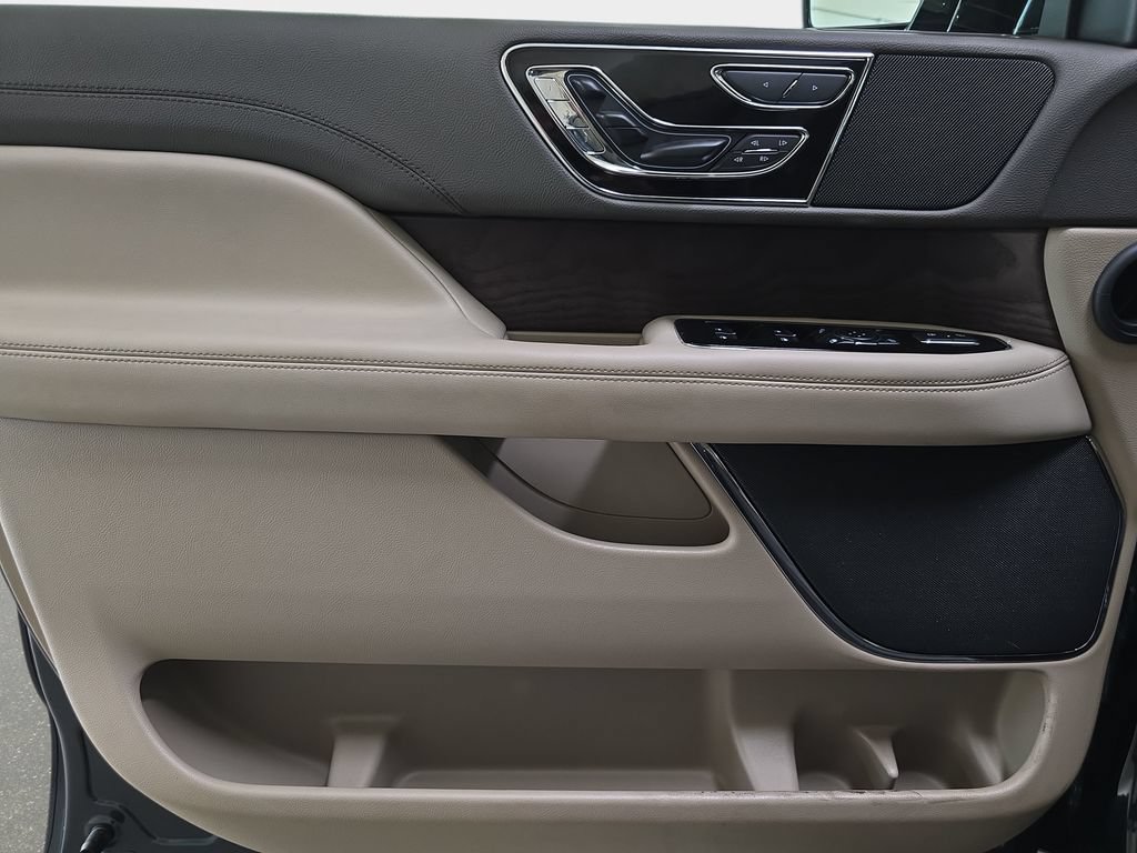 Used 2024 Lincoln Navigator Reserve AWD/4WD image 27