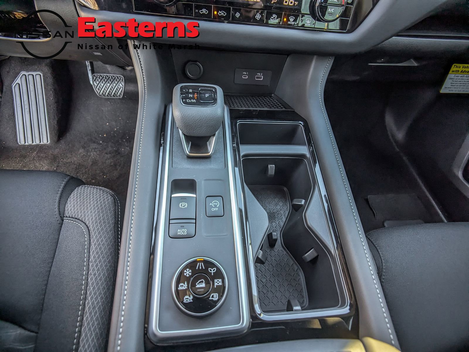 New 2025 Nissan Pathfinder SV w/ SV Premium Package image 15