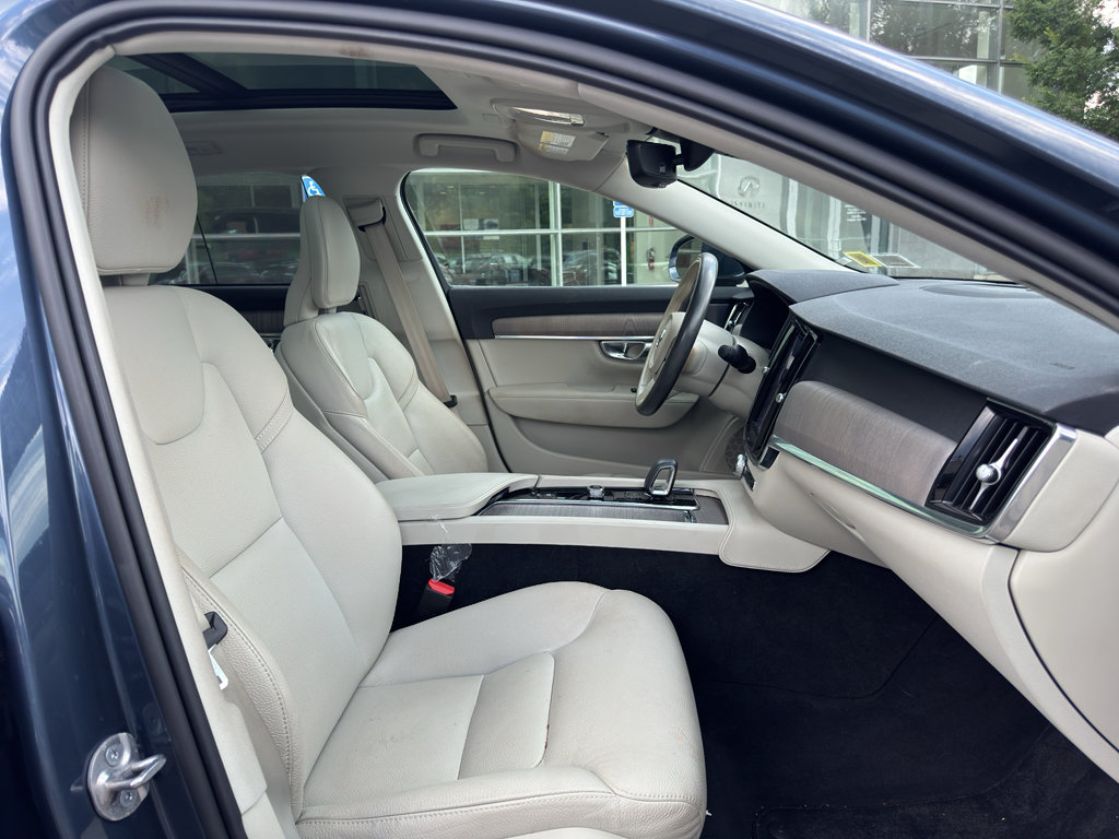 Used 2023 Volvo S90 B6 Plus AWD/4WD image 28
