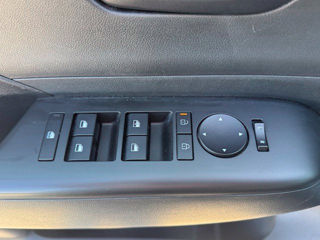 Used 2025 Hyundai Kona SEL FWD image 9