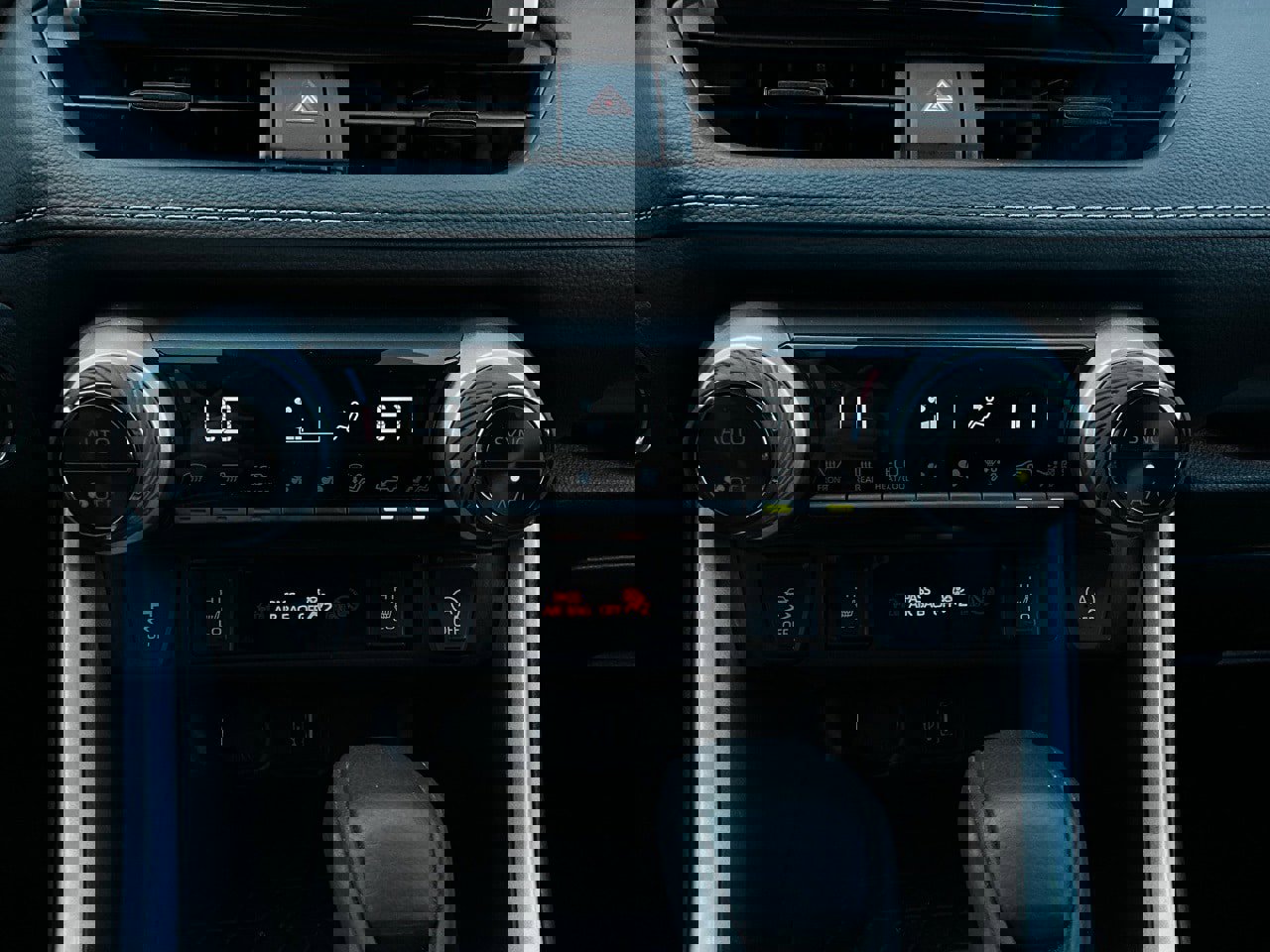 Used 2025 Toyota RAV4 XLE image 27