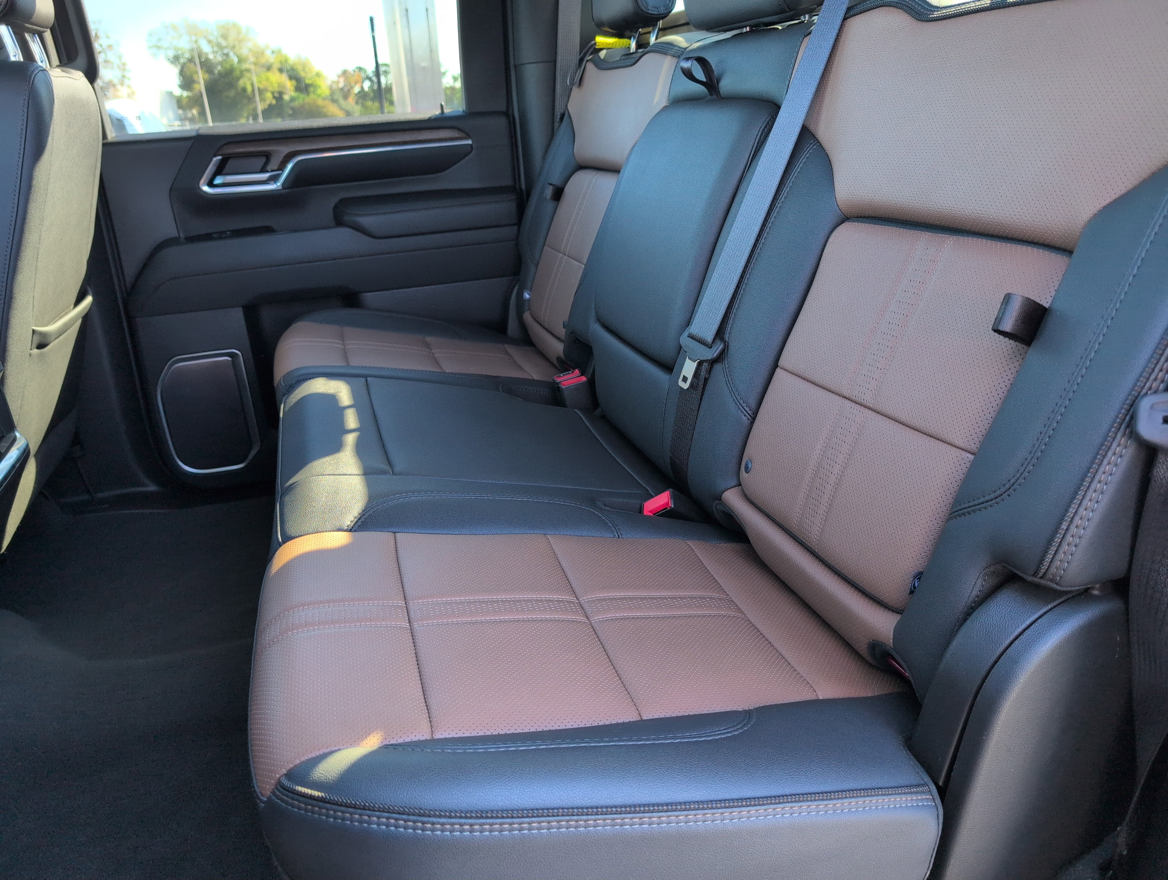 Used 2024 Chevrolet Silverado 2500 High Country w/ High Country Premium Package image 26