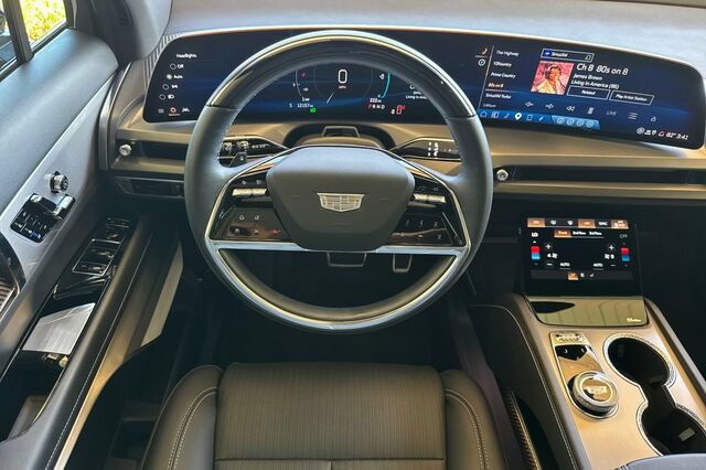 Certified 2026 Cadillac Vistiq Sport AWD/4WD image 14