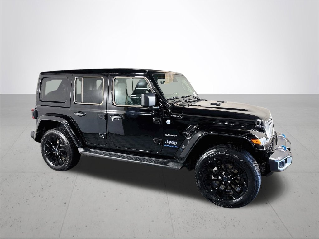 Used 2024 Jeep Wrangler Unlimited Sahara w/ Technology Group AWD/4WD image 5