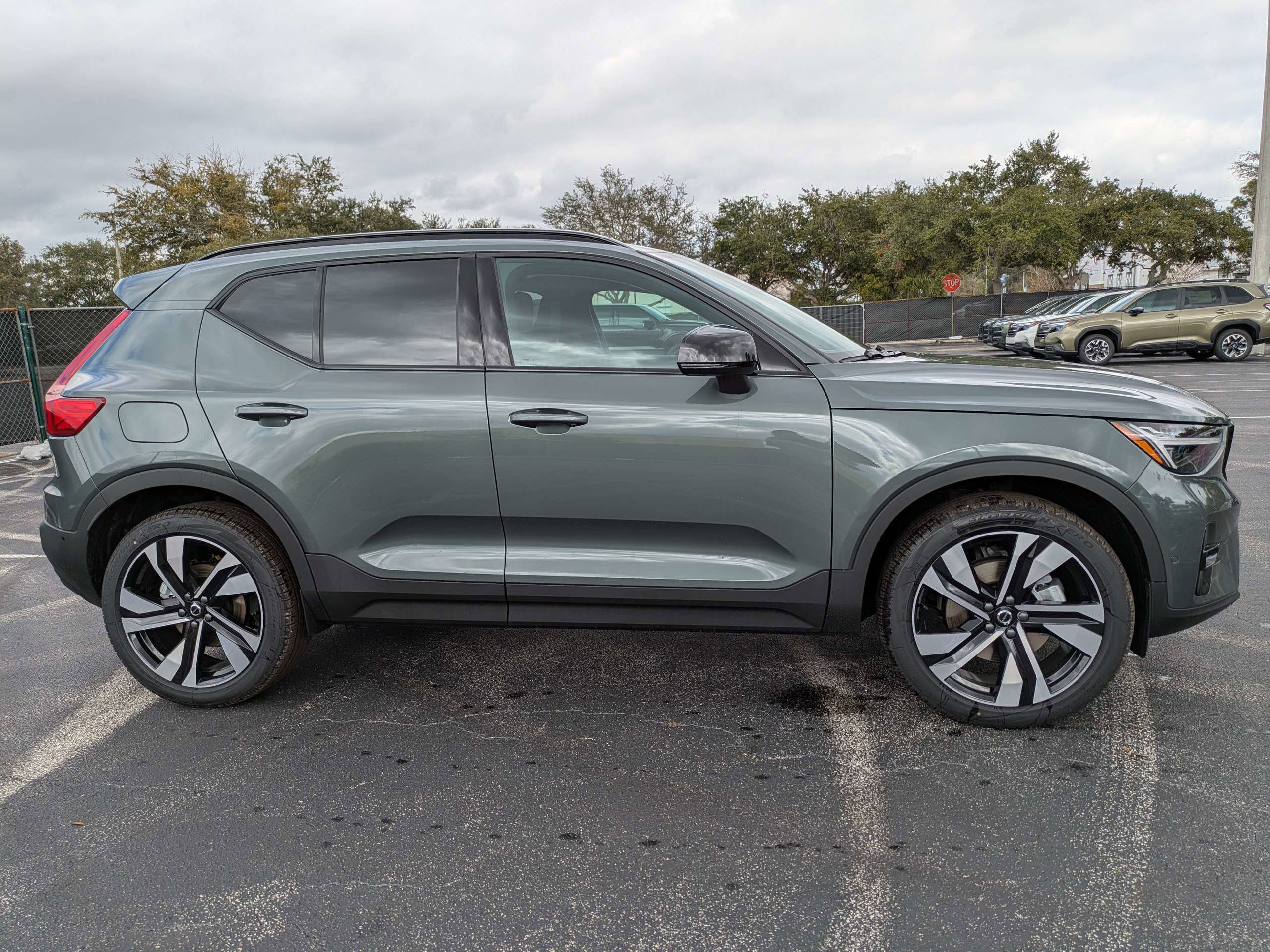 New 2026 Volvo XC40 B5 Ultra w/ Protection Package Premier image 3