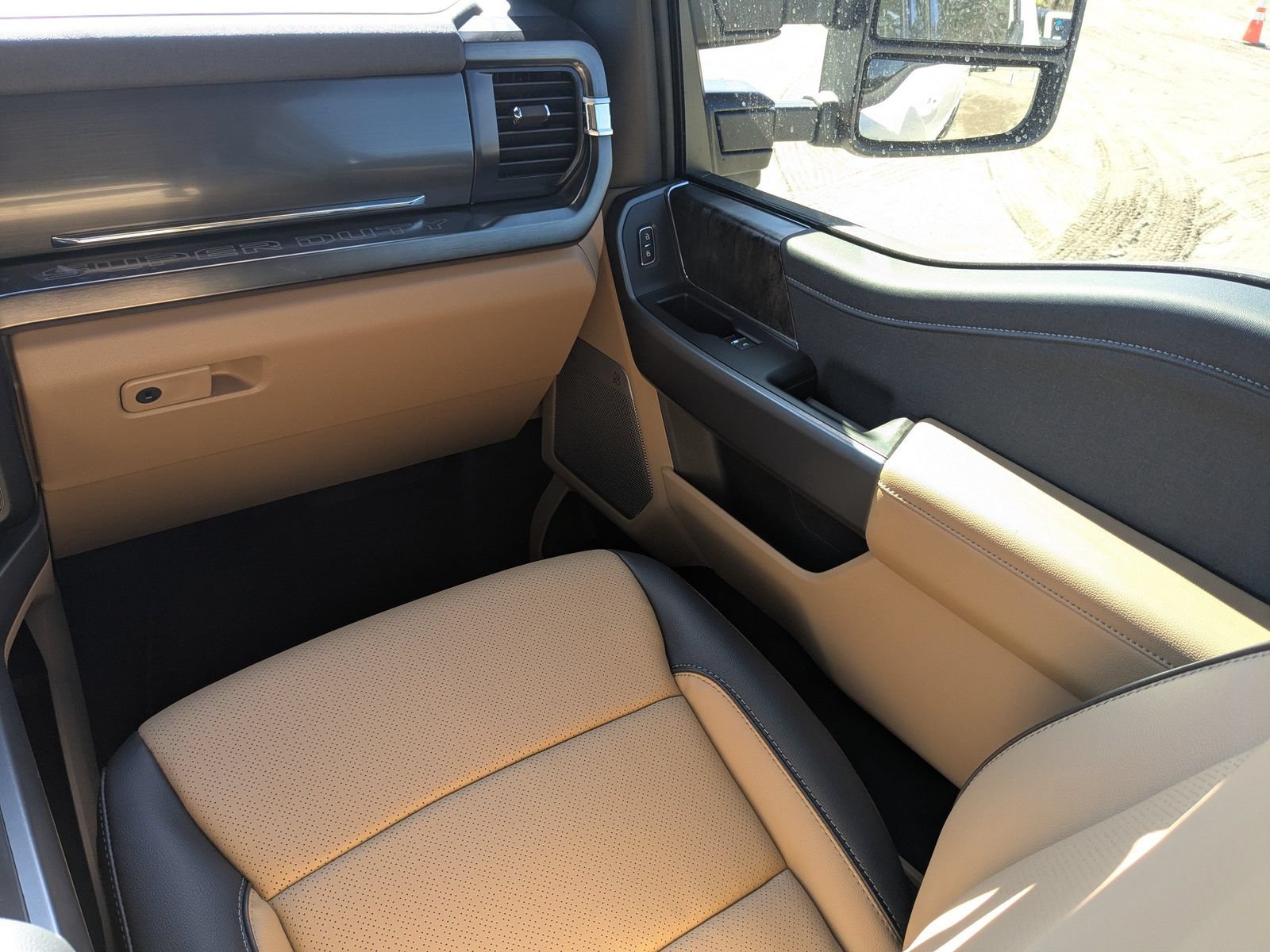 New 2026 Ford F250 Lariat w/ Black Appearance Package AWD/4WD image 18