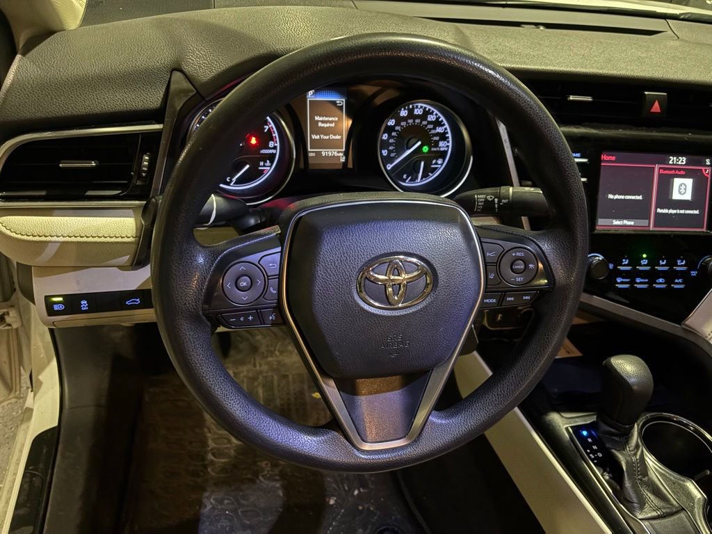 Used 2018 Toyota Camry LE image 13