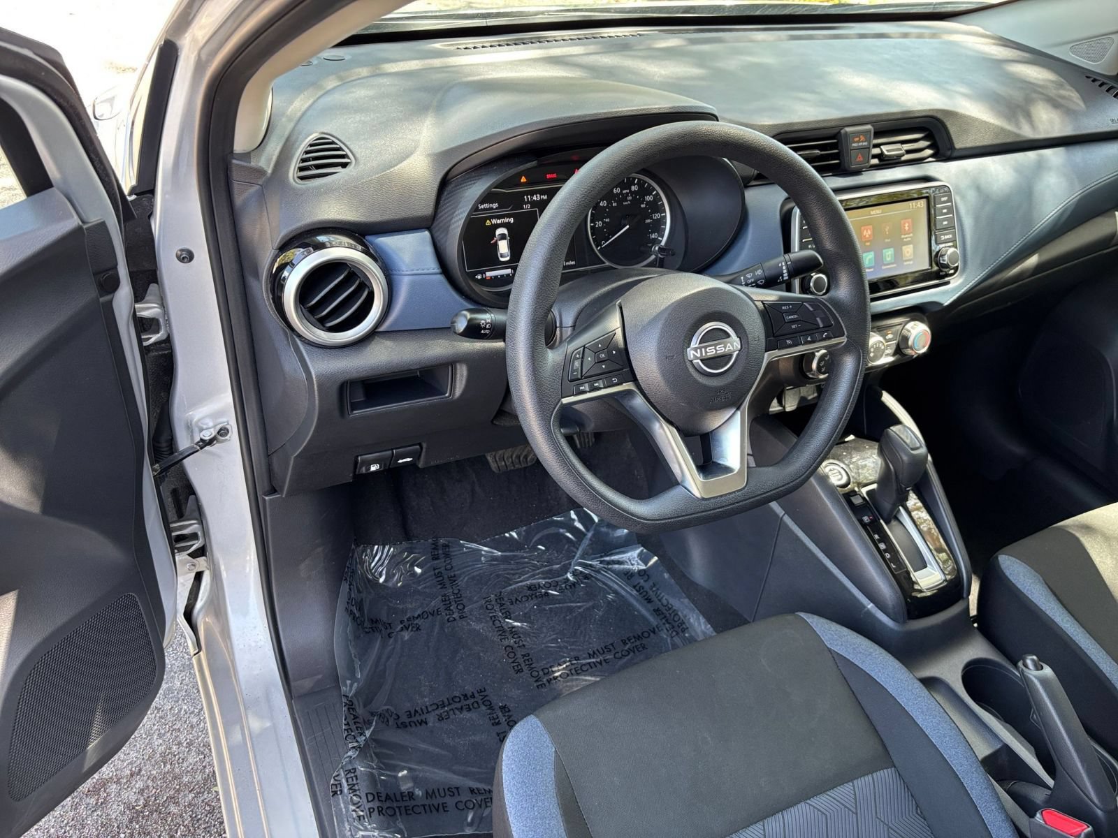 Used 2025 Nissan Versa SV FWD image 31