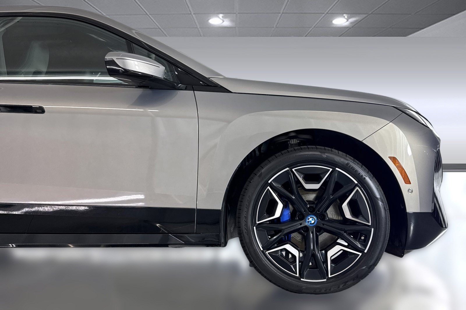 Used 2024 BMW iX xDrive50 w/ Sport Package AWD/4WD image 36