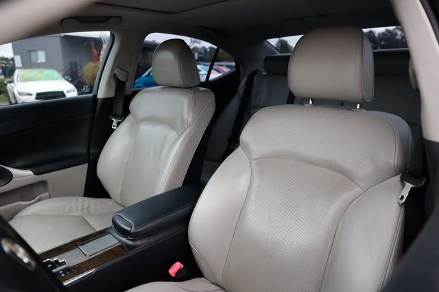 Used 2011 Lexus IS 350 4dr Sedan RWD image 9