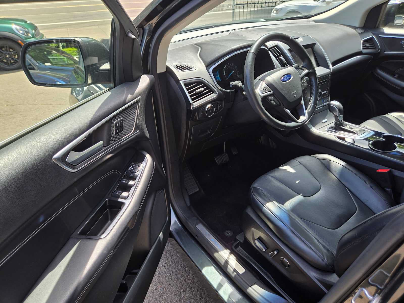 Used 2015 Ford Edge Titanium w/ Equipment Group 302A AWD/4WD image 19