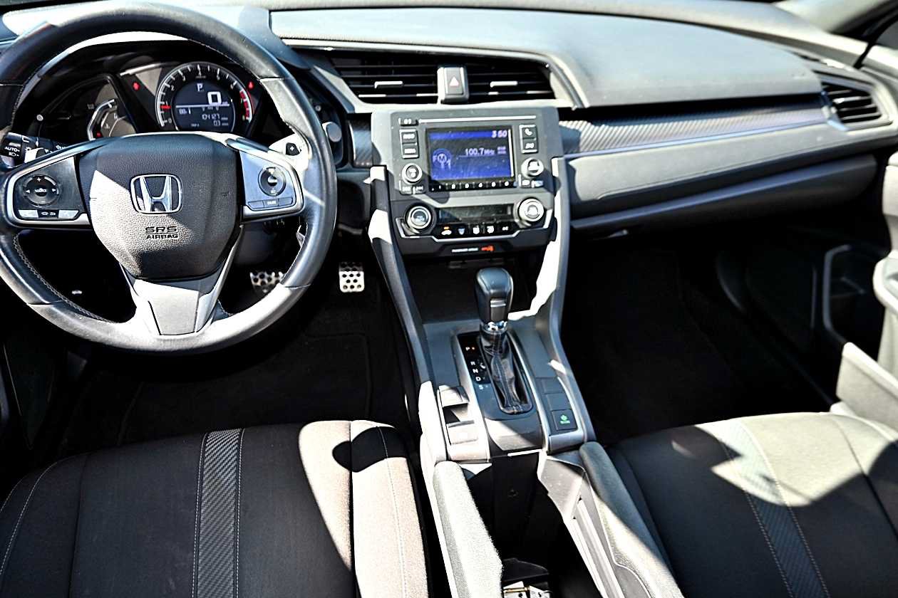 Used 2017 Honda Civic Sport image 13