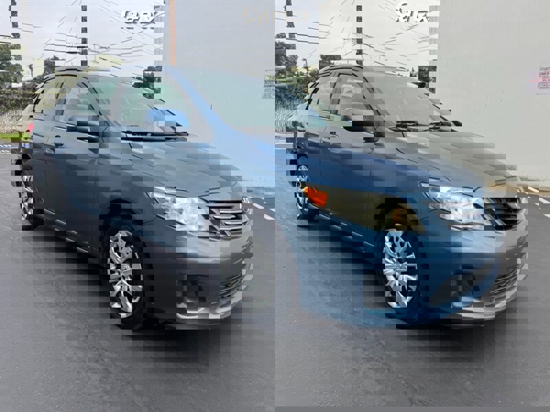 Used 2013 Toyota Corolla LE image 3