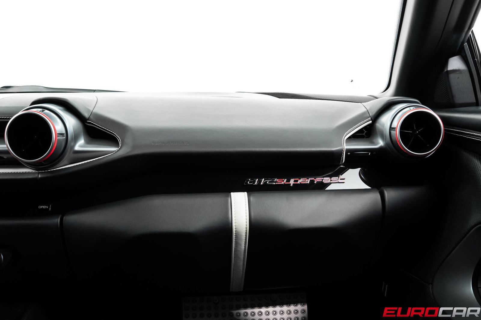 Used 2020 Ferrari 812 Superfast RWD image 35