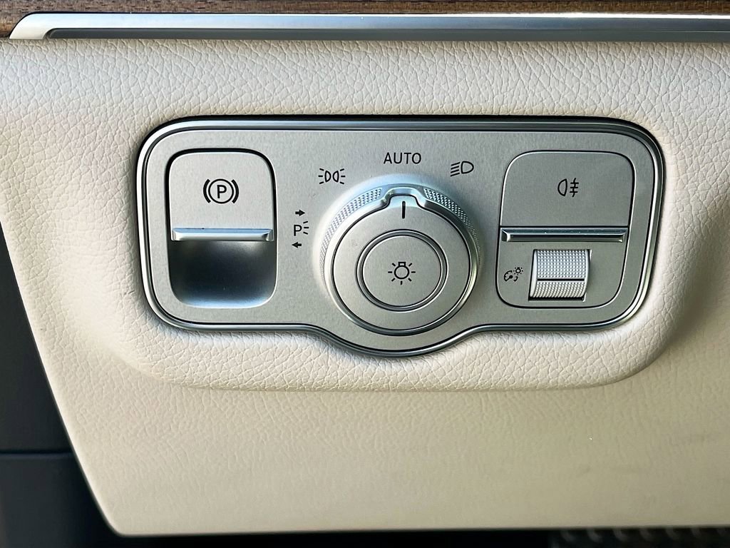 Used 2023 Mercedes-Benz GLS 450 4MATIC image 21