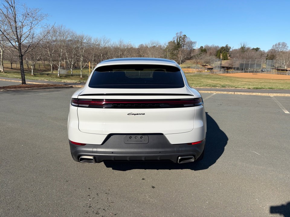 Certified 2025 Porsche Cayenne Coupe image 6