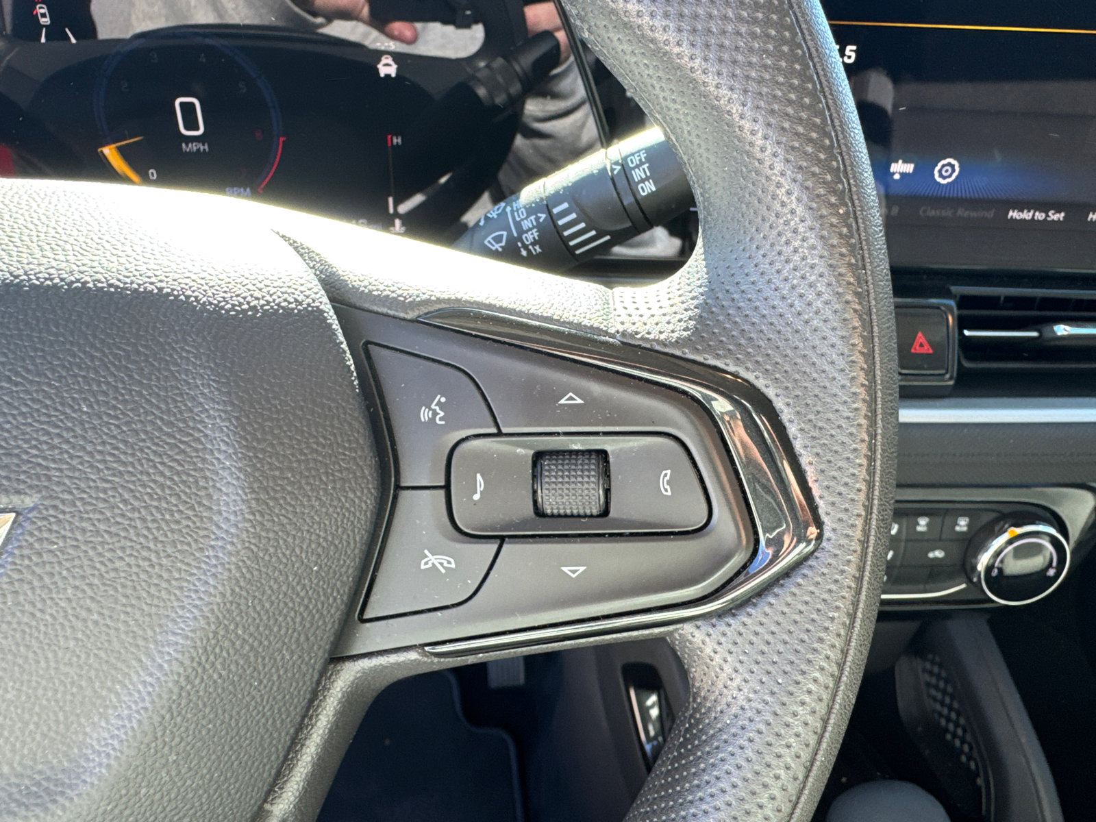 Used 2025 Chevrolet TrailBlazer LT image 27