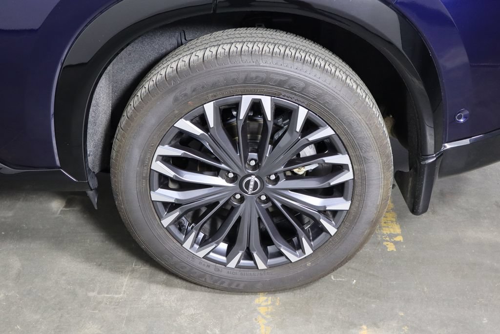 Used 2025 Nissan Rogue Platinum FWD image 43