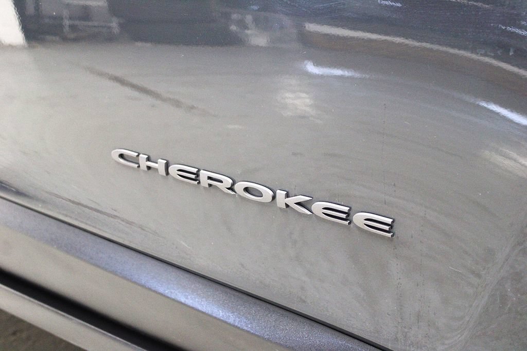 Certified 2017 Jeep Cherokee Trailhawk w/ Comfort/Convenience Group AWD/4WD image 40