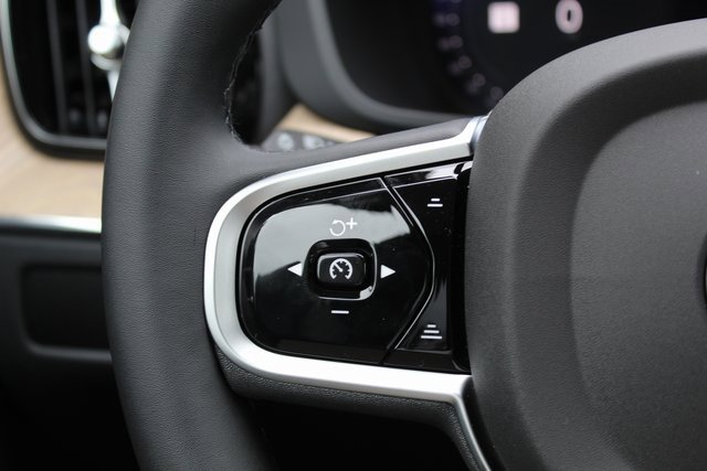 New 2026 Volvo XC60 B5 Plus w/ Protection Package Premier image 19
