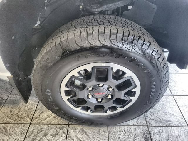 Used 2024 Toyota Tacoma SR w/ SR Upgrade Package AWD/4WD image 10