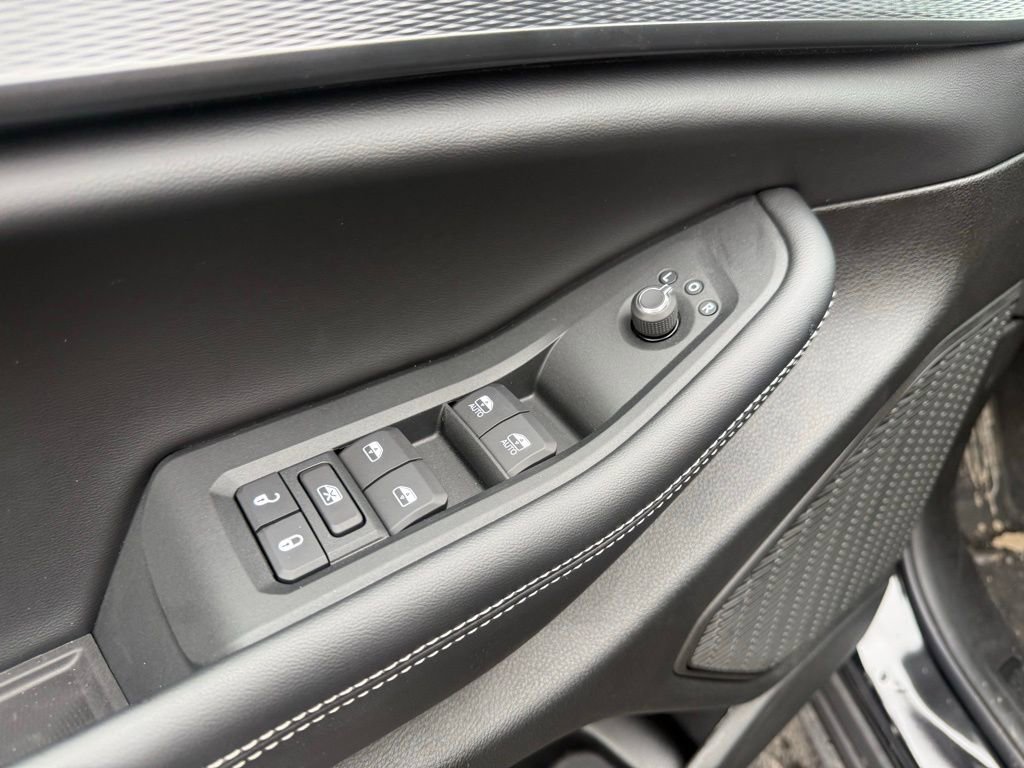 New 2025 Jeep Grand Cherokee Laredo w/ Luxury Tech Group I image 14