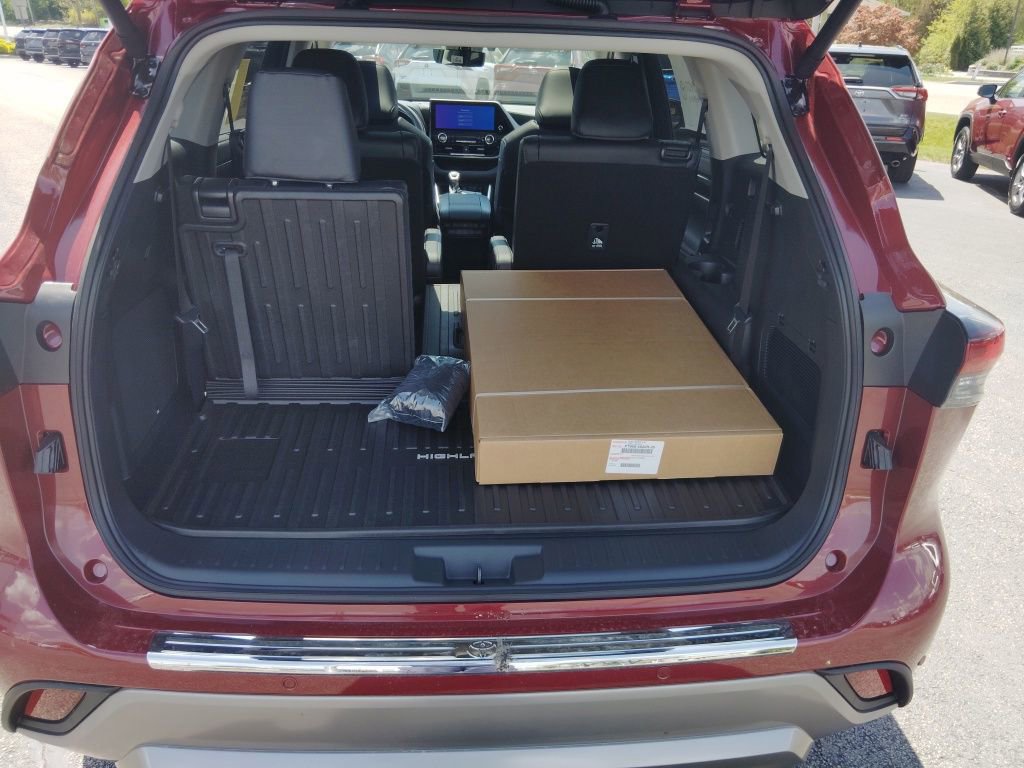New 2026 Toyota Highlander Platinum AWD/4WD image 11