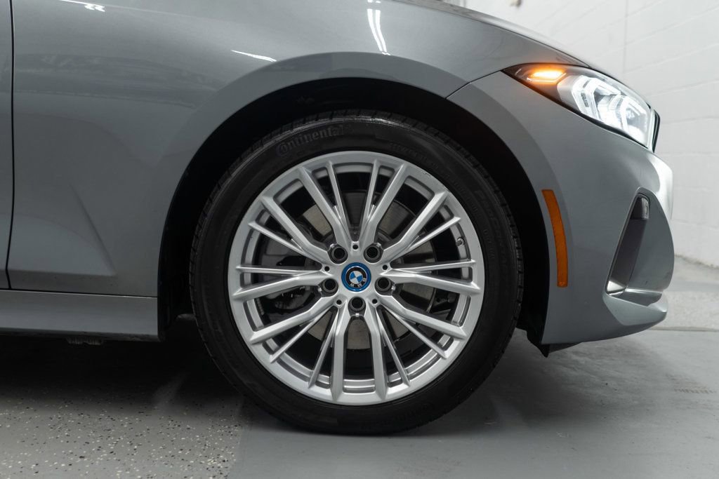 Used 2024 BMW 330e xDrive image 37