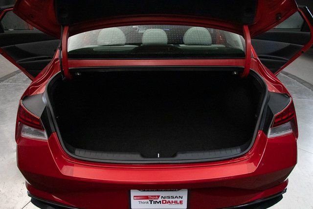 Used 2021 Hyundai Elantra Limited w/ Cargo Package image 19