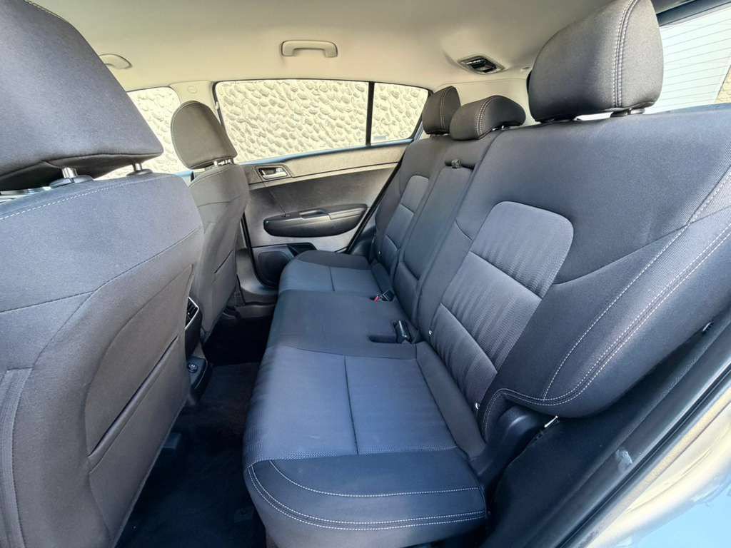Used 2022 Kia Sportage LX AWD/4WD image 15