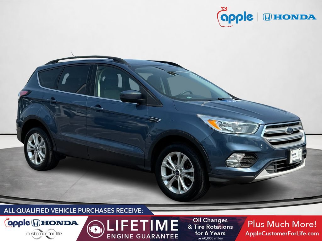 Used 2018 Ford Escape SE w/ SE Sync 3 Package AWD/4WD image 1