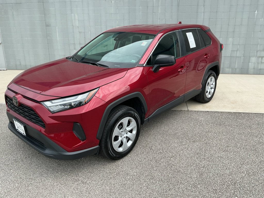 Used 2025 Toyota RAV4 LE AWD/4WD image 4