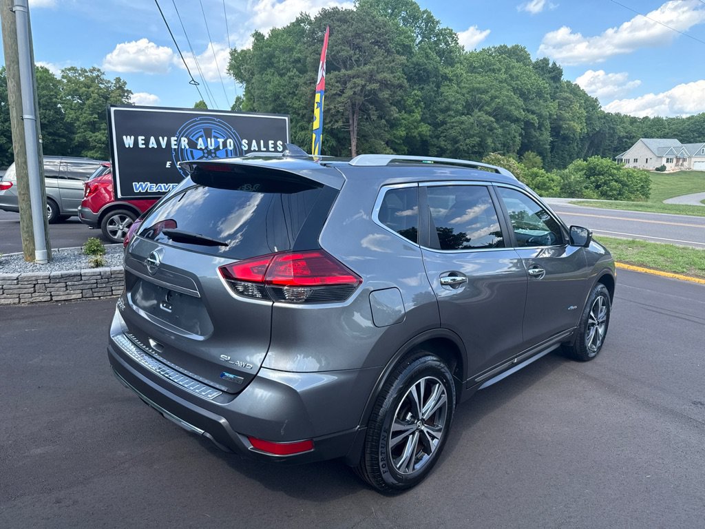 Used 2017 Nissan Rogue SL AWD/4WD image 2