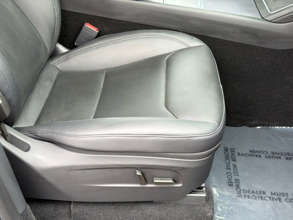 Used 2026 Tesla Model Y 2WD image 12