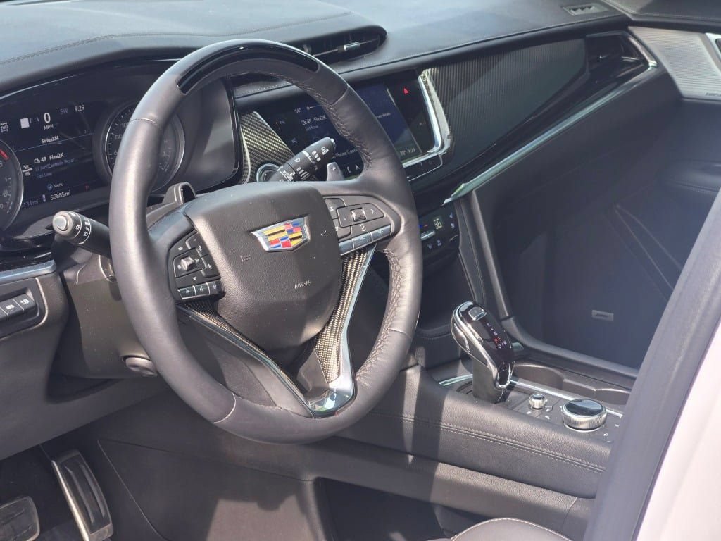 Used 2024 Cadillac XT6 Sport w/ LPO, Onyx Lite Package AWD/4WD image 28