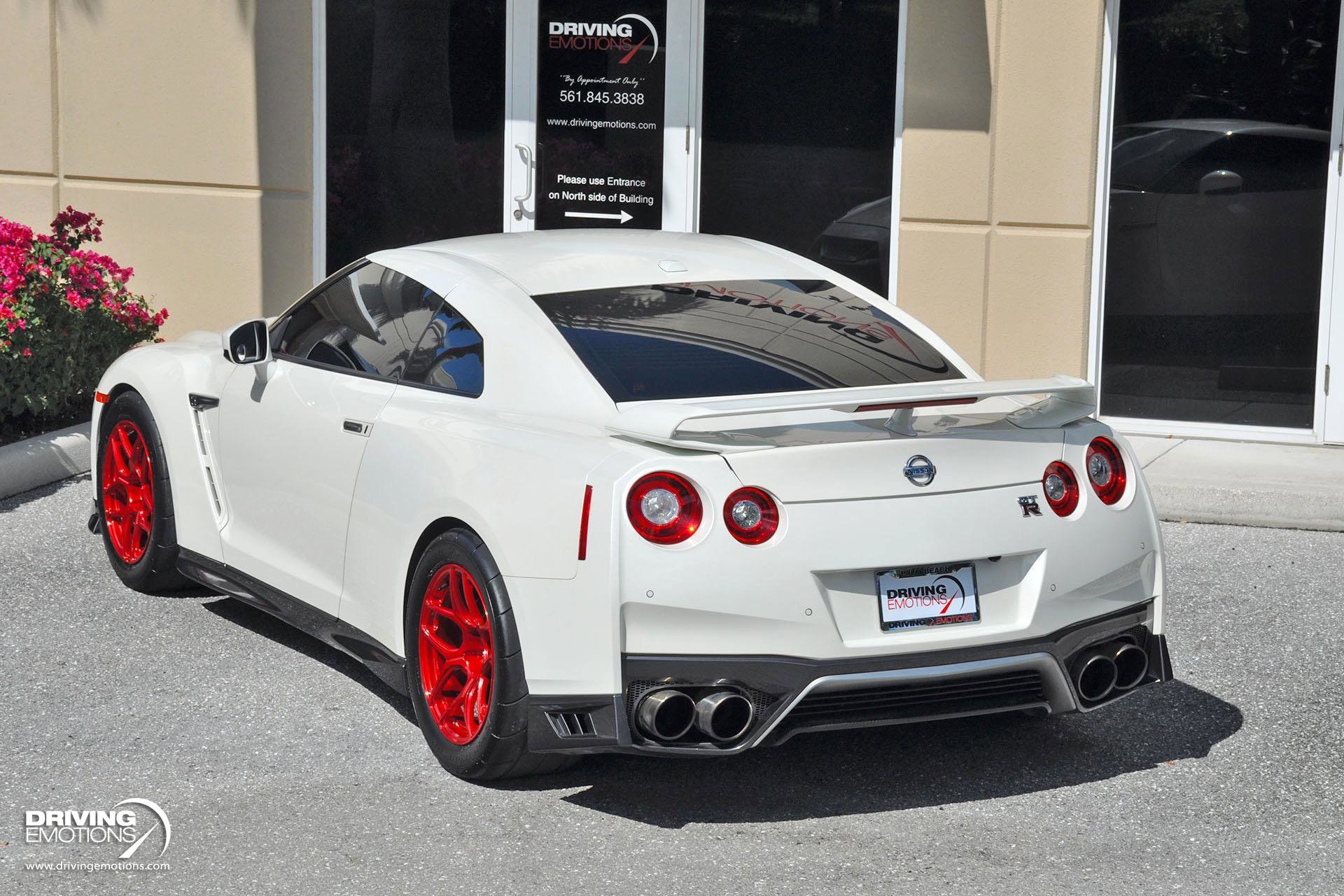 Used 2019 Nissan GT-R Premium image 36
