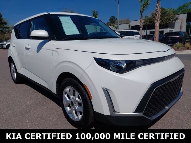 Certified 2025 Kia Soul LX w/ LX Technology Package FWD image 3