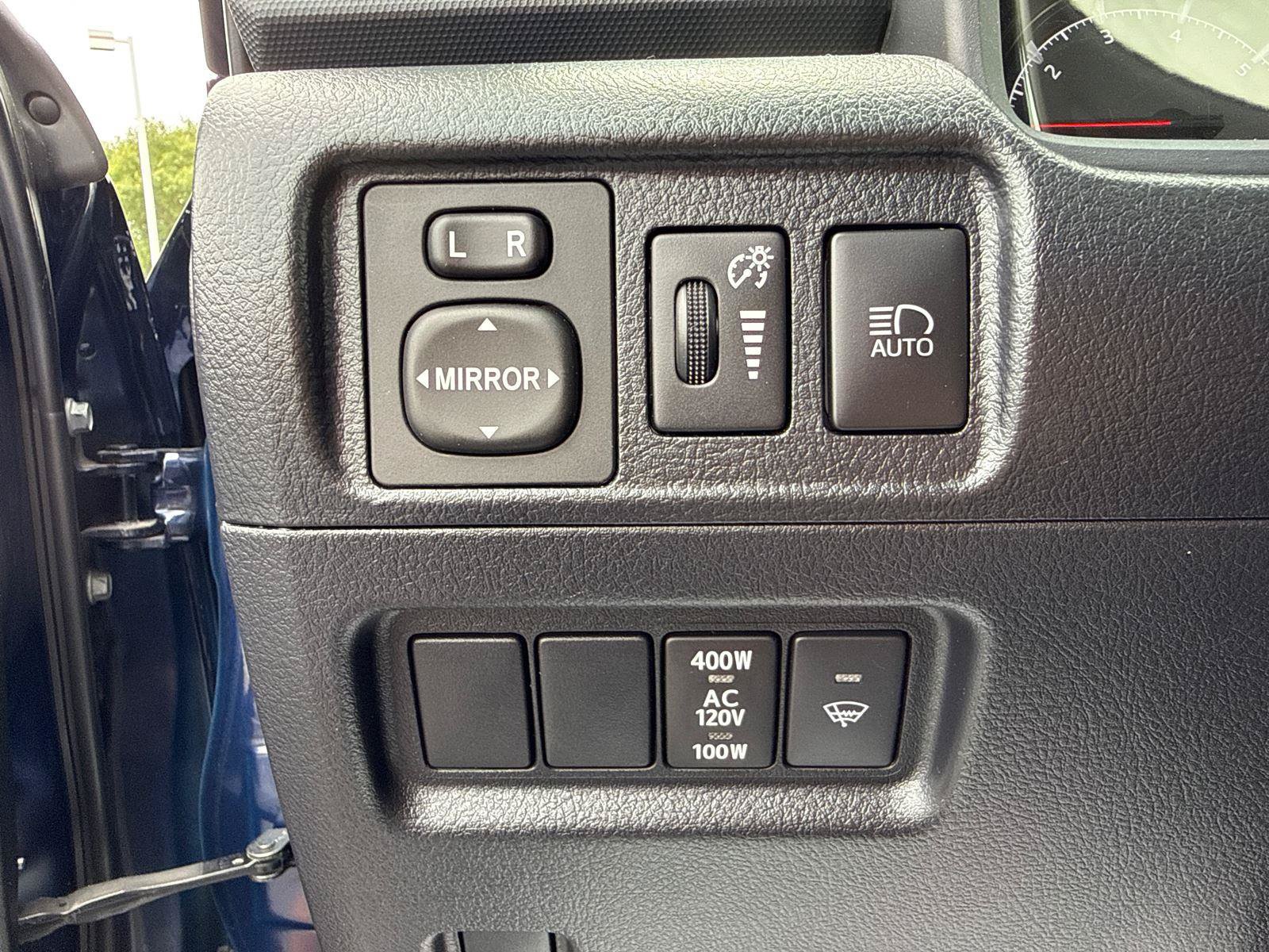 Used 2022 Toyota 4Runner SR5 Premium w/ Moonroof Package AWD/4WD image 12
