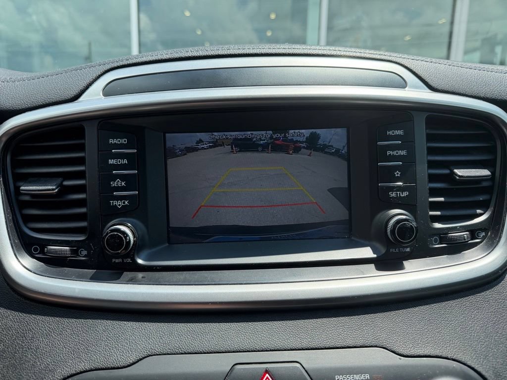 Used 2019 Kia Sorento AWD V6 image 8