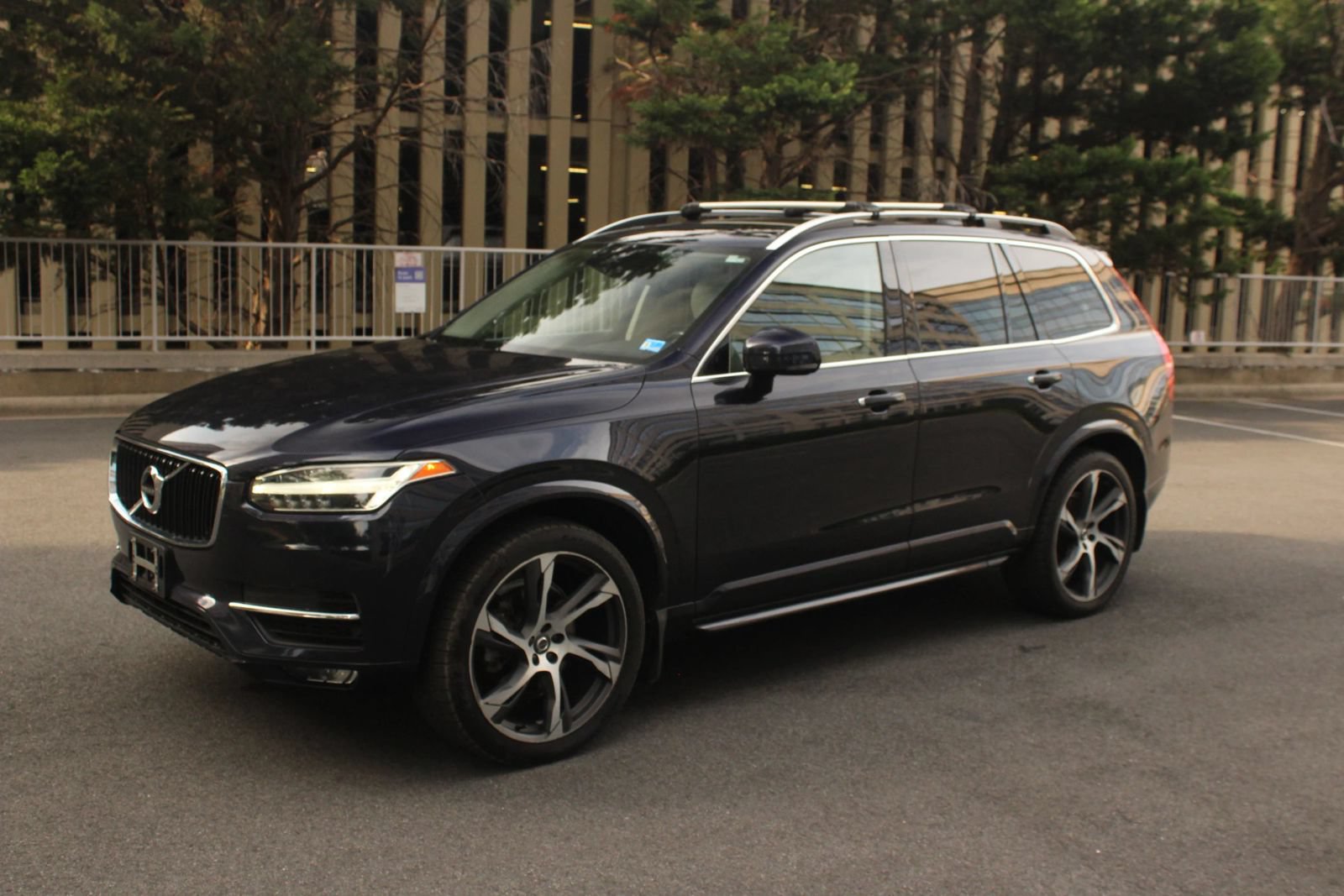 Used 2017 Volvo XC90 T6 Momentum AWD/4WD image 12