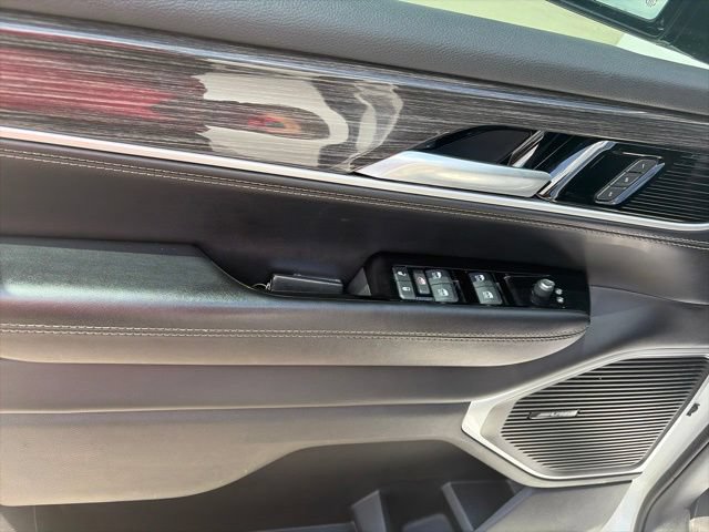 Used 2022 Jeep Wagoneer Series III AWD/4WD image 17