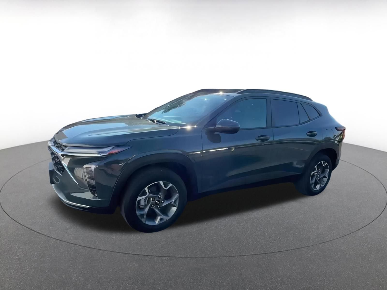 Used 2025 Chevrolet Trax LT image 7