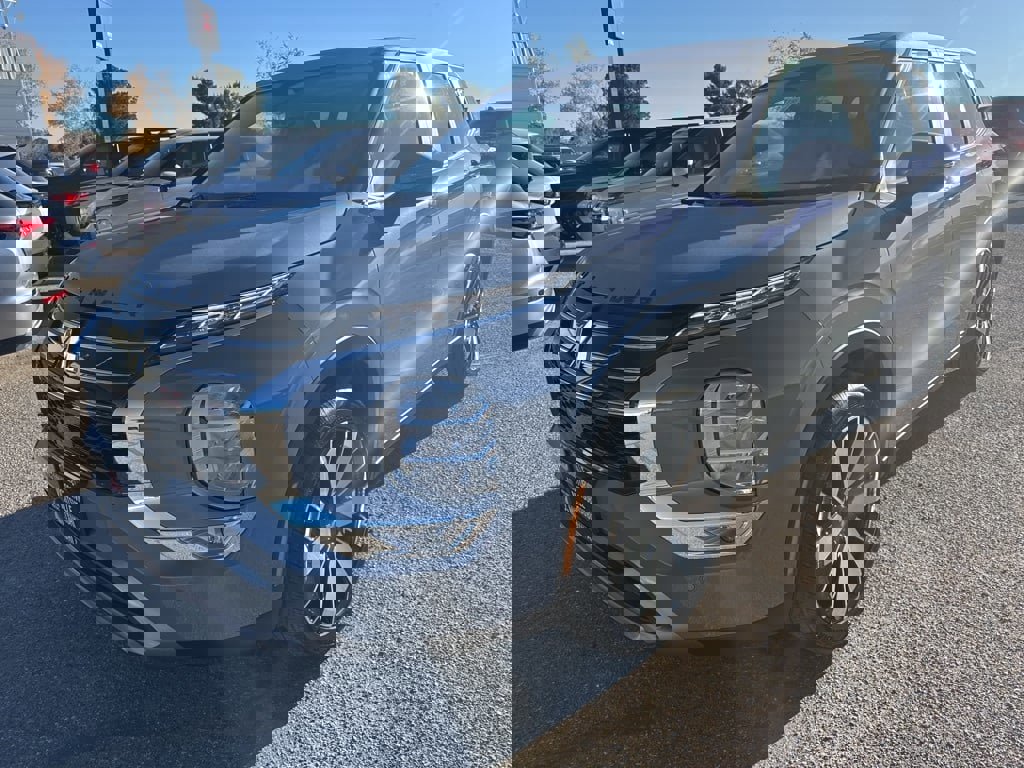 New 2026 Mitsubishi Outlander SE image 3