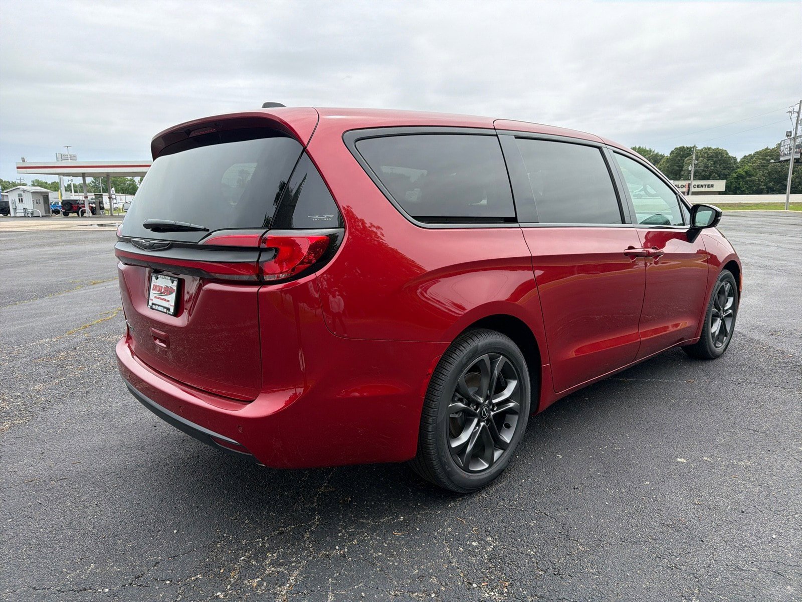 New 2026 Chrysler Pacifica Select FWD image 5