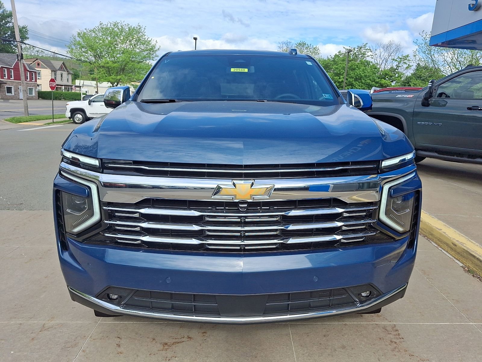 New 2026 Chevrolet Suburban Premier w/ Sun And Tow Package AWD/4WD image 2