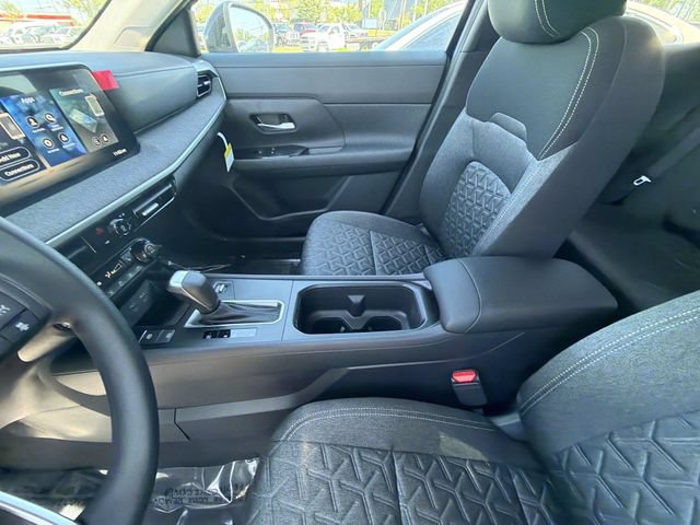 New 2026 Nissan Kicks SV w/ Charging Package FWD image 20