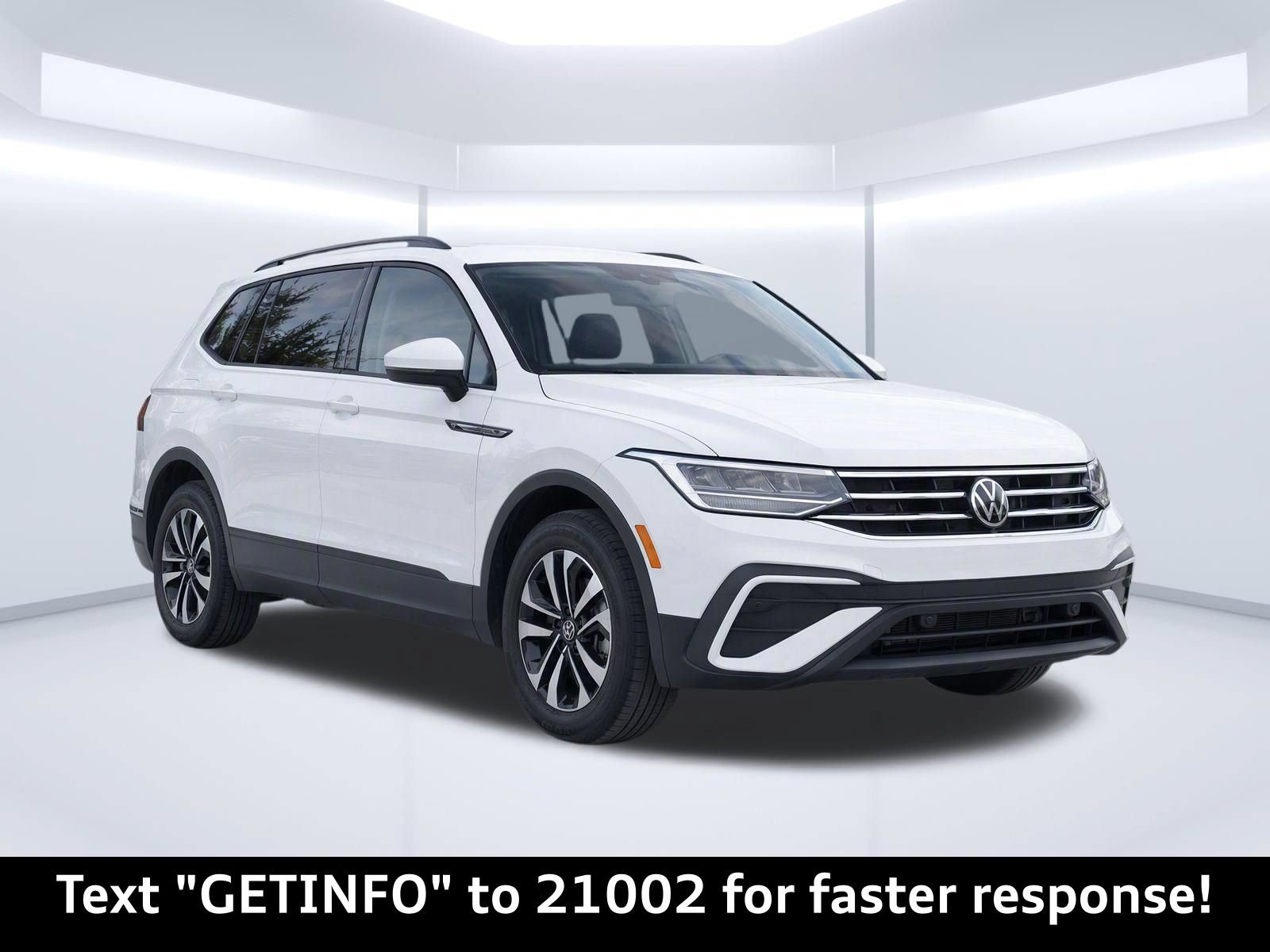 Used 2023 Volkswagen Tiguan S FWD image 2